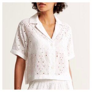 New! ABERCROMBIE • Short-Sleeve Cropped Schiffli Shirt in White • Small